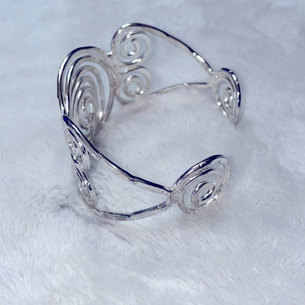 Handmade Silver Metal Bracelet - Picture 3 of 3